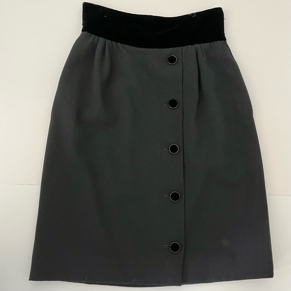 EUC Vintage VALENTINO Skirt Size 0/XS Black Wool Crepe Velvet Front Buttons